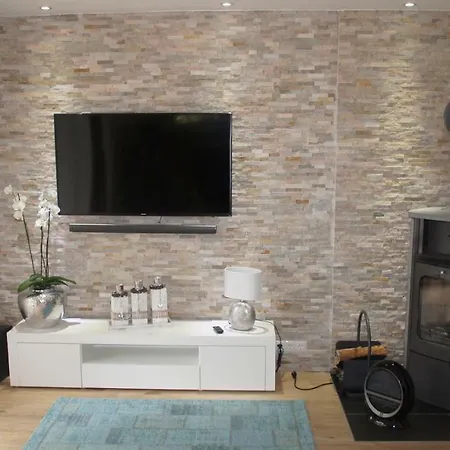 בית נופש Leon Mit Sauna *